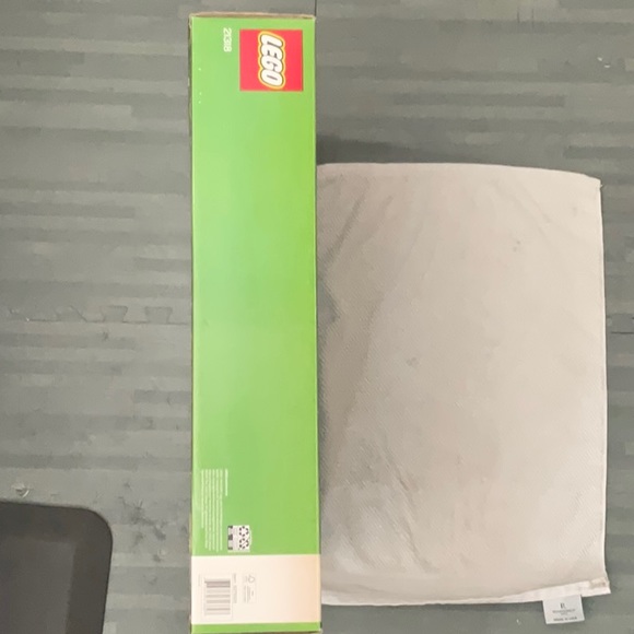 Lego Tree House - NWT - 21318 - with bonus lego baseplate. - Picture 4 of 7